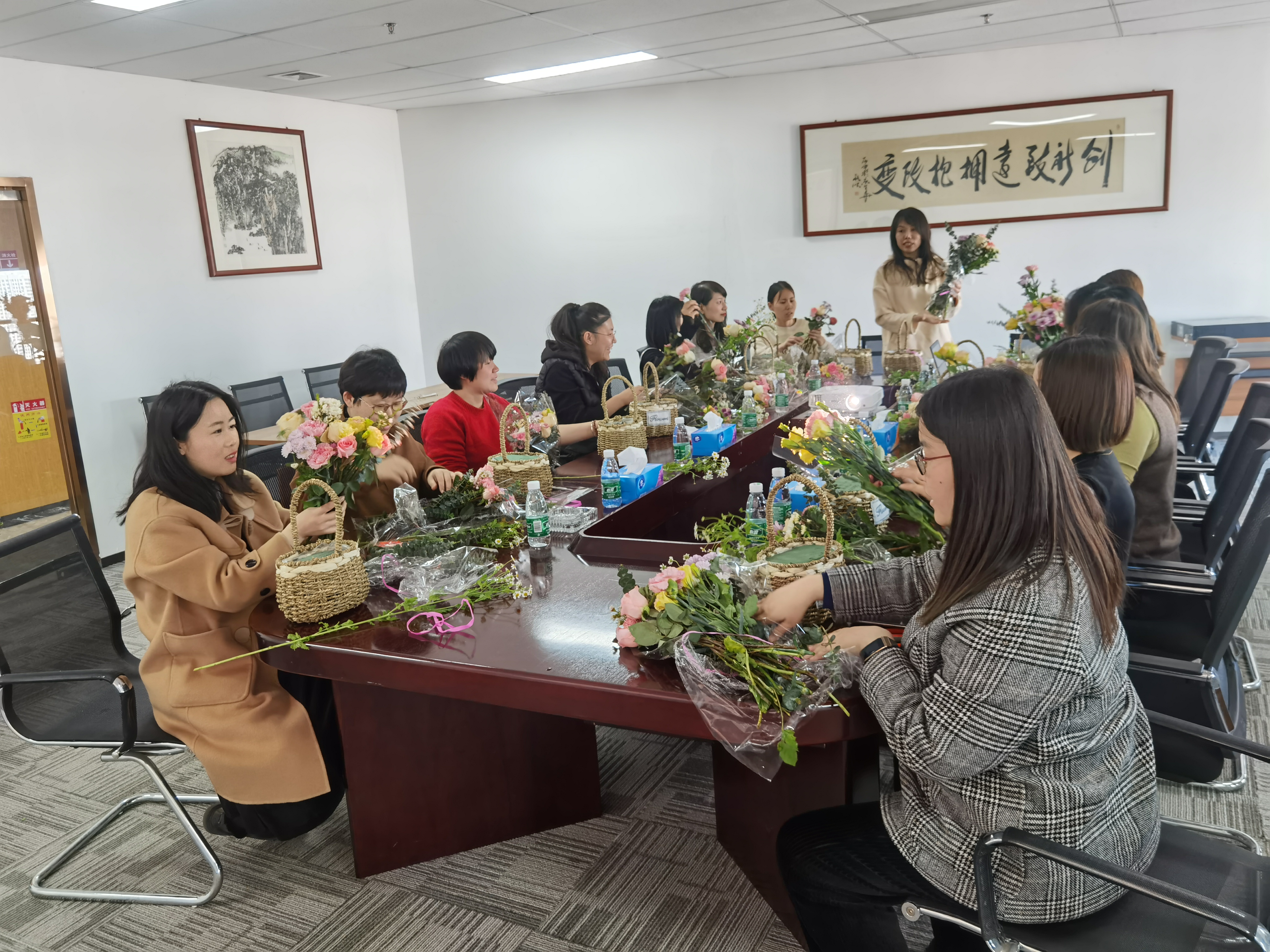 世间花卉皆美，你们也是|确信“三八女神节”花艺课堂活动(图1)