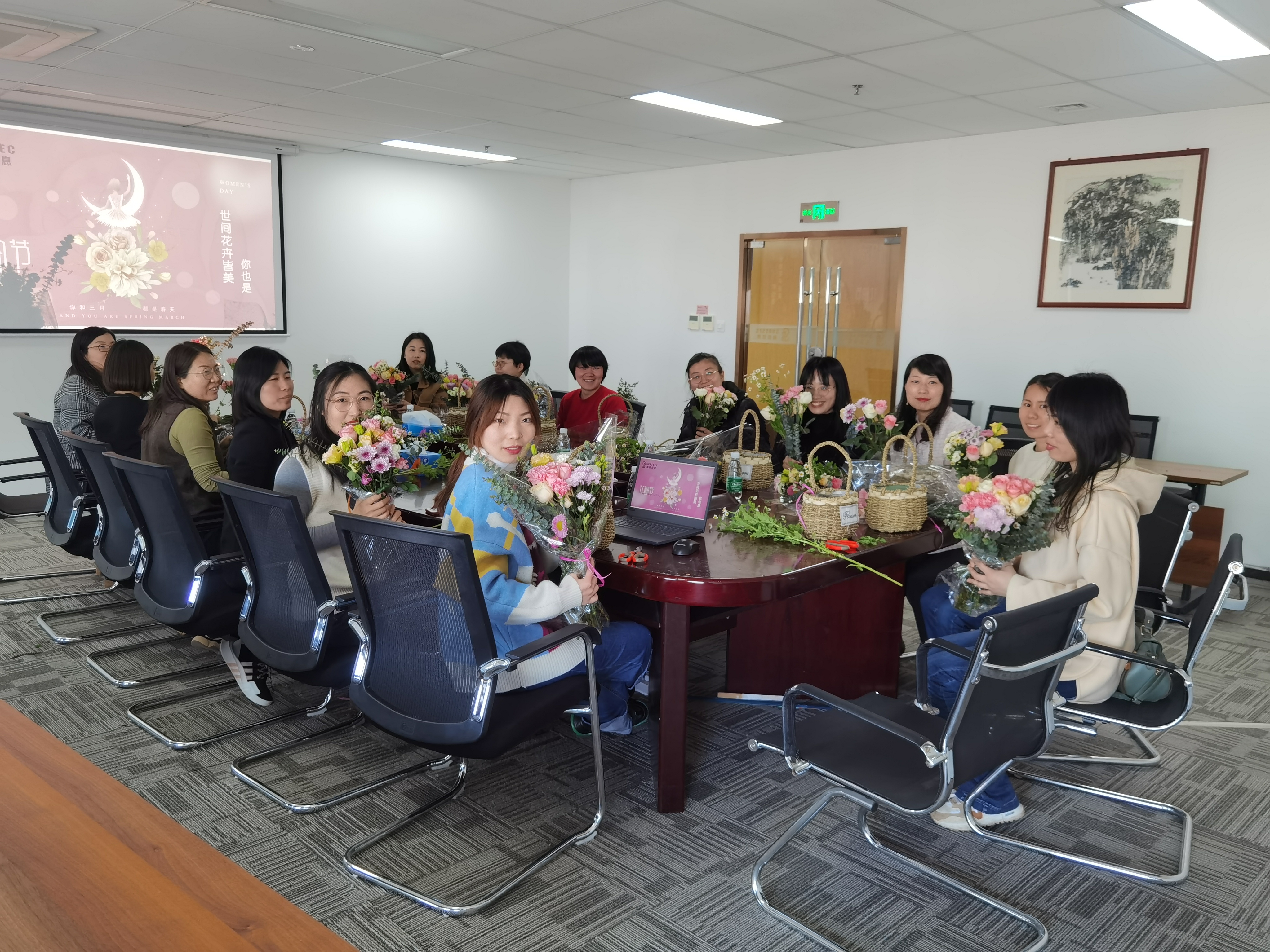 世间花卉皆美，你们也是|确信“三八女神节”花艺课堂活动(图2)